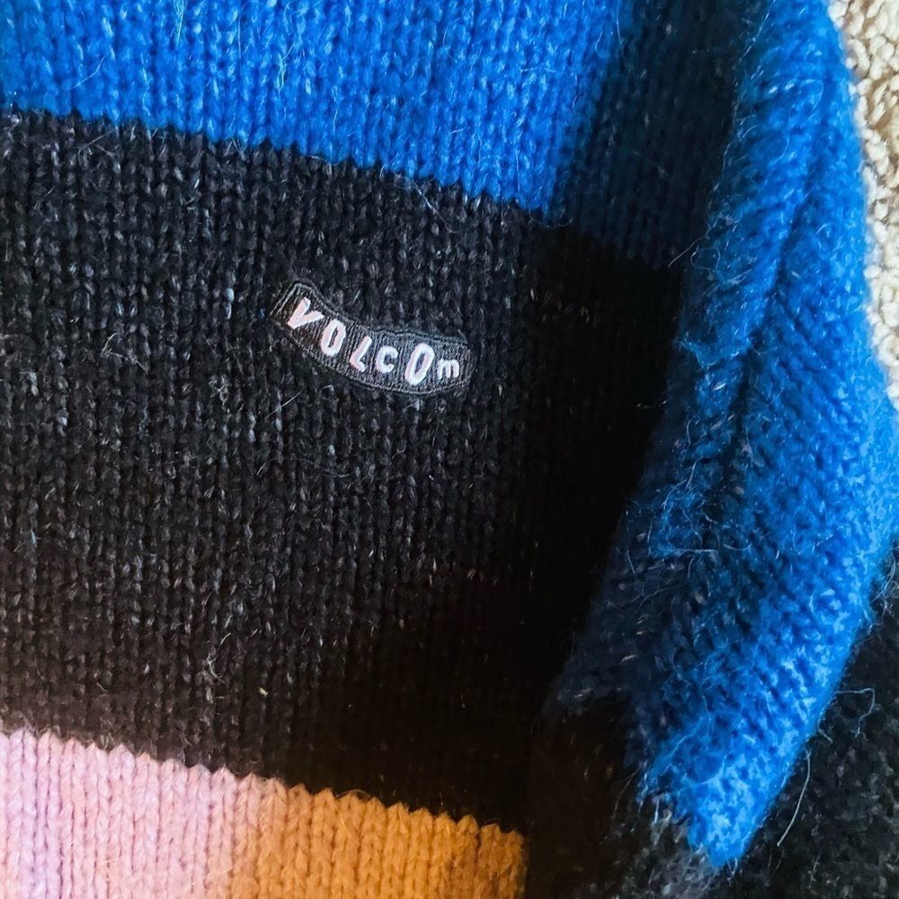 VOLCOM MULTI COLOR SWEATER - Picture 2 of 2